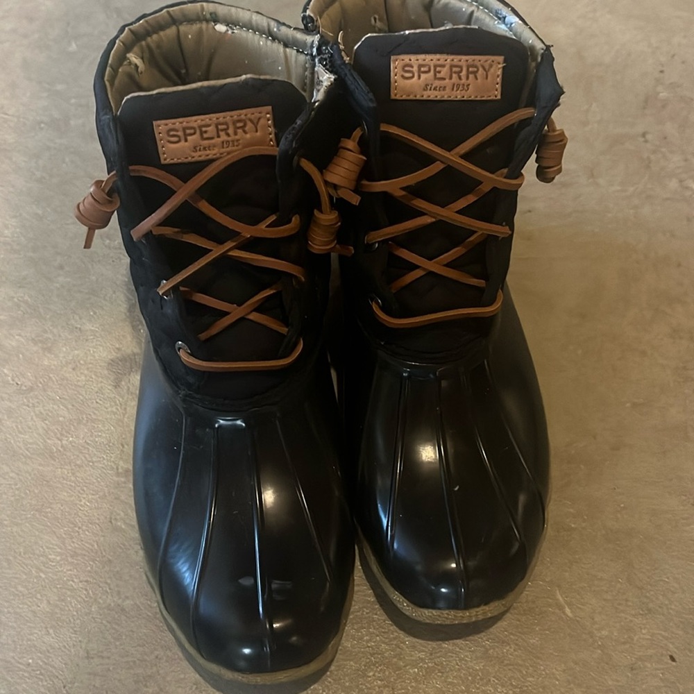 Women’s Sperry bean boots